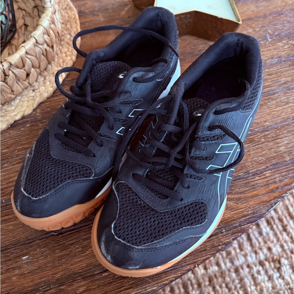 ASICS Women’s Volleyball Shoes - Picture 2 of 6